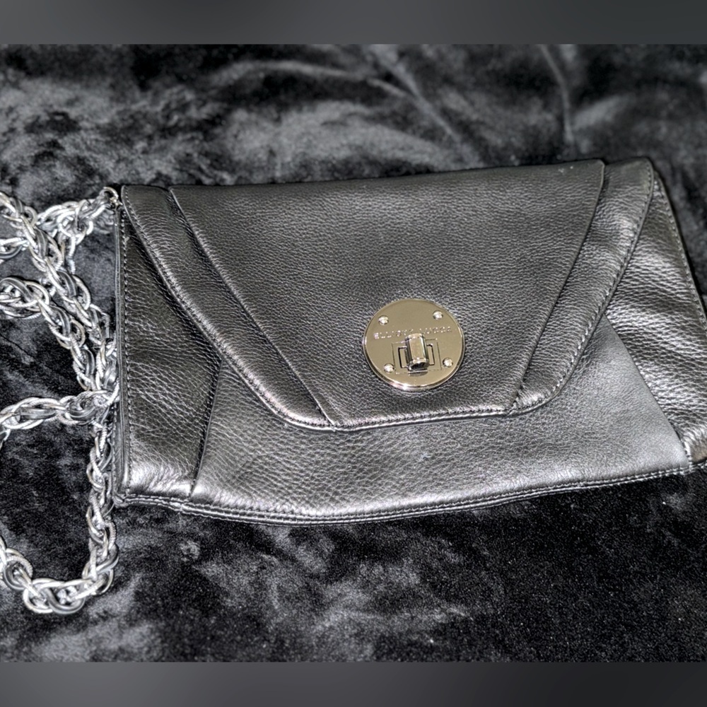 Elliott Lucca Silver leather handbag With Chain Strap Turn Lock